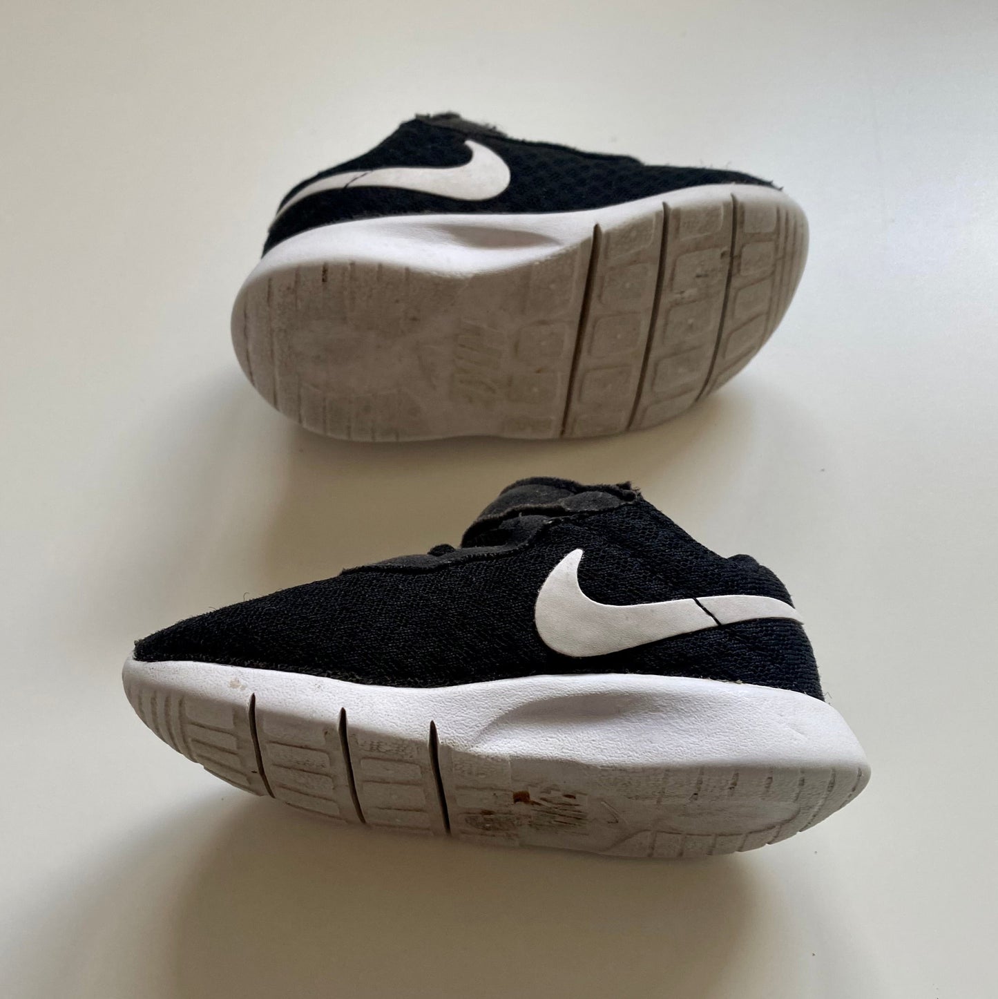Chaussures Nike, Taille 5.5US