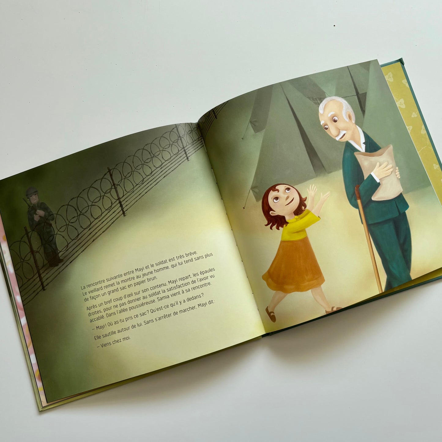 Livre - L'enfant qui n'avait jamais vu une fleur