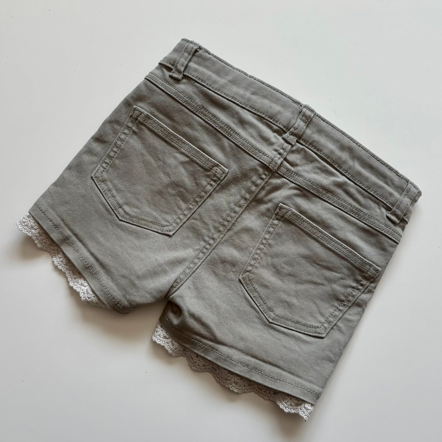Short H&M 4-6 ans (fait 4 ans)