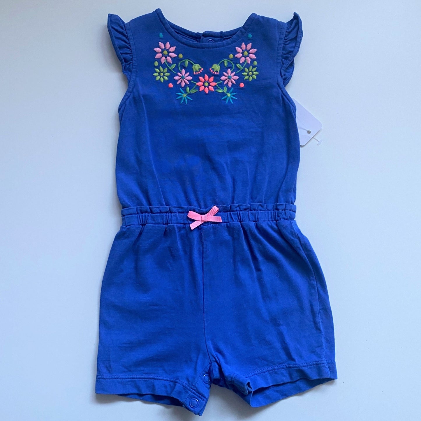 Une pièce Carters 9 mois