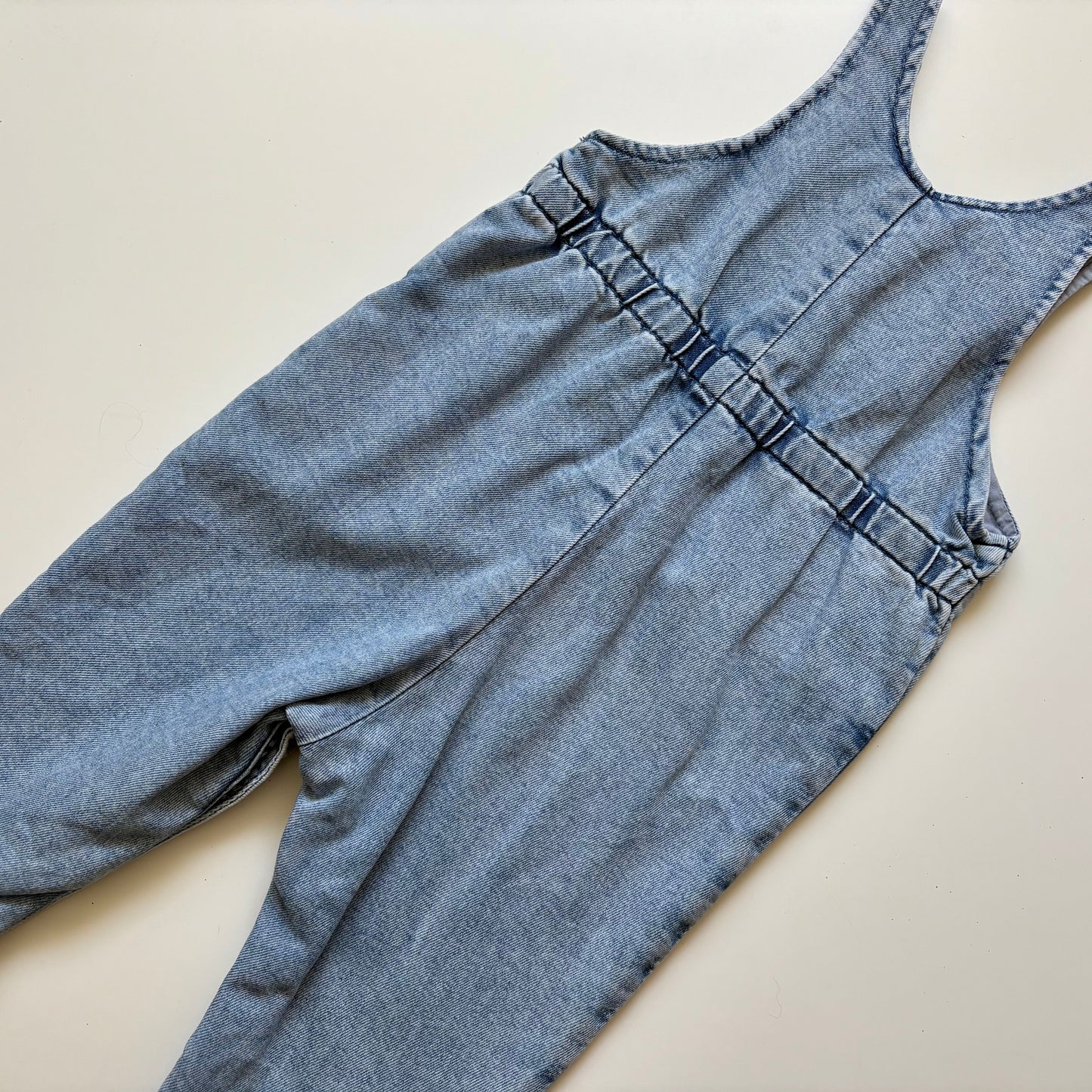 Salopette en denim | 9-12 mois (fait grand)