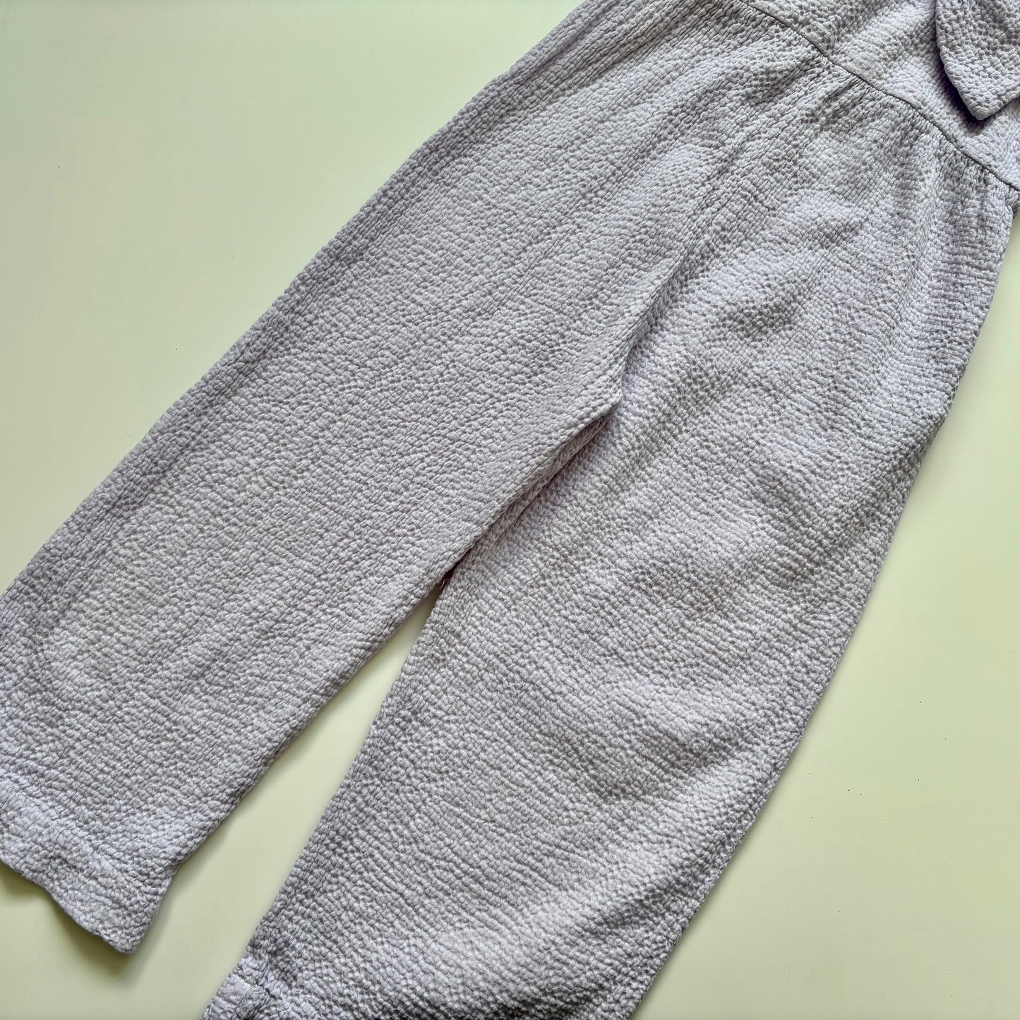 Une pièce jambes évasées Zara | 4-5 ans (fait grand)