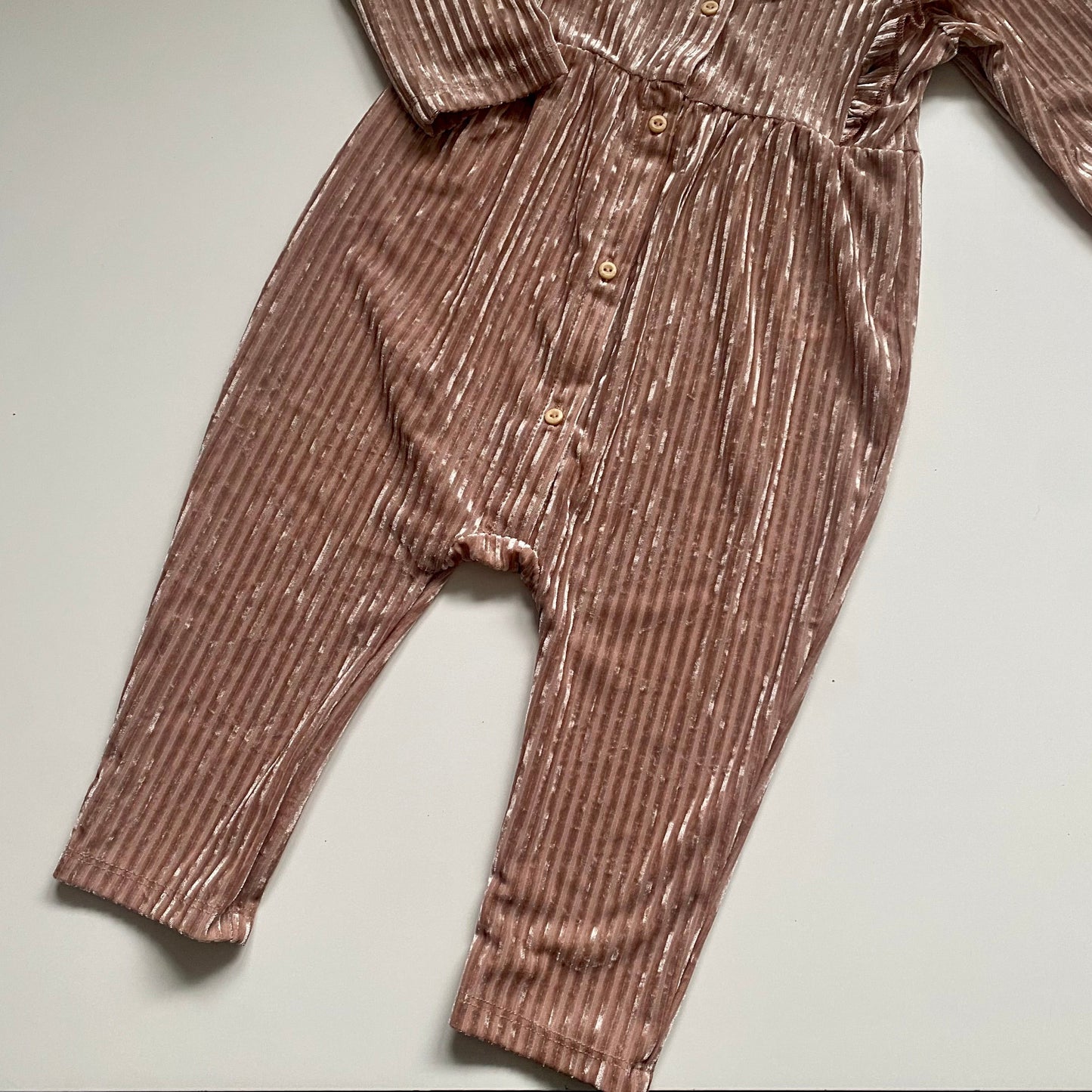 Une pièce en velours H&M 12-18 mois (NEUF)