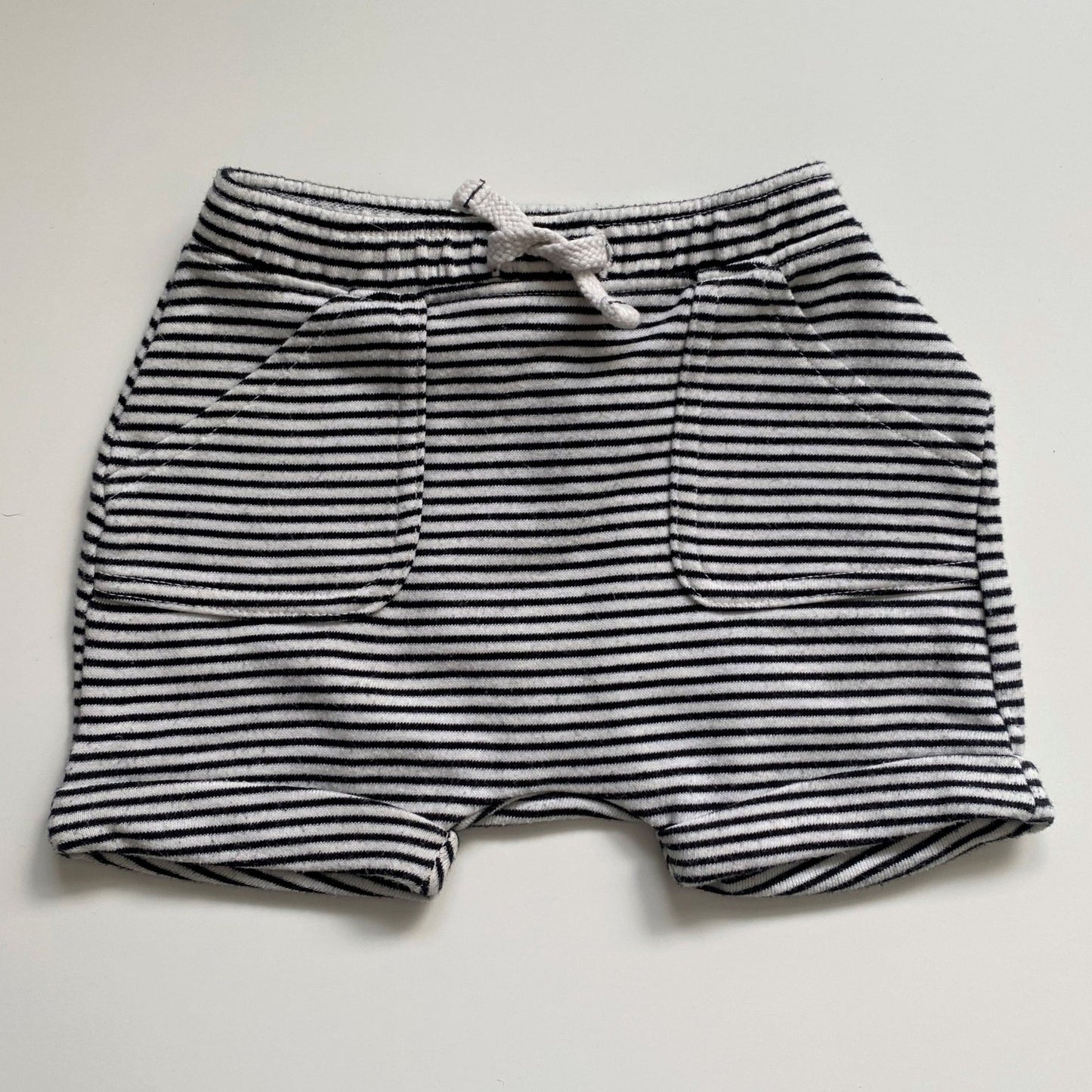 Short Old Navy 6-12 mois