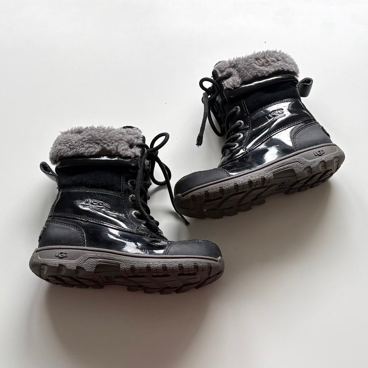 *Imparfait léger - Bottes d'hiver Adirondack UGG | Taille 13US