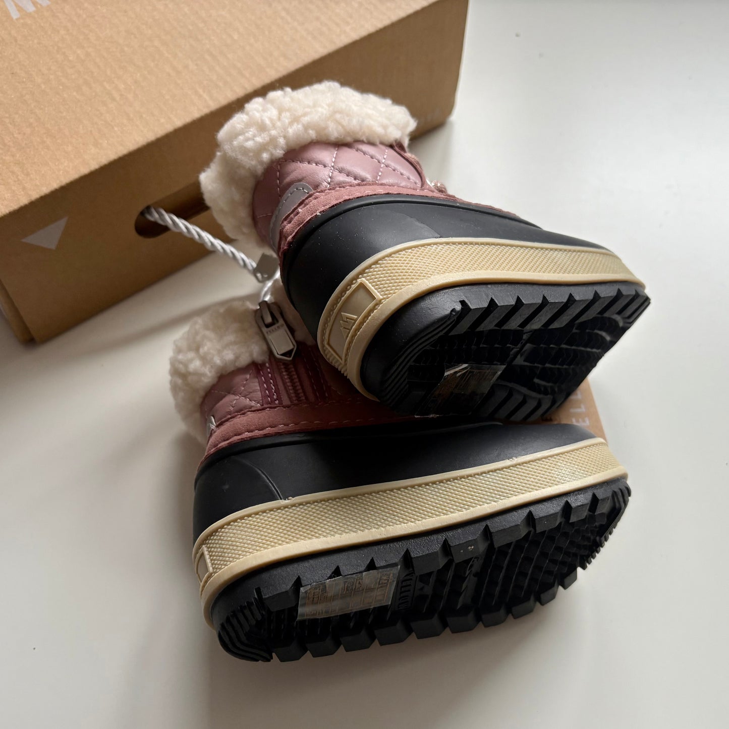 Bottes d'hiver Yellow | Taille 5US (NEUF)