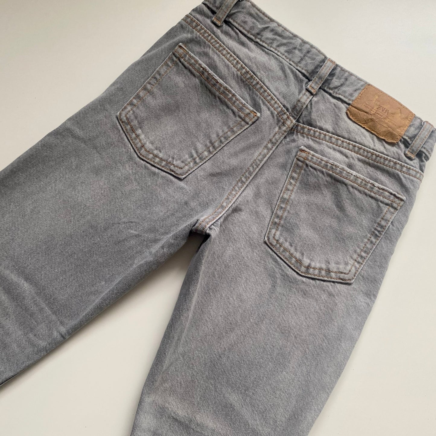 Jeans Zara 8 ans (jambes droites)