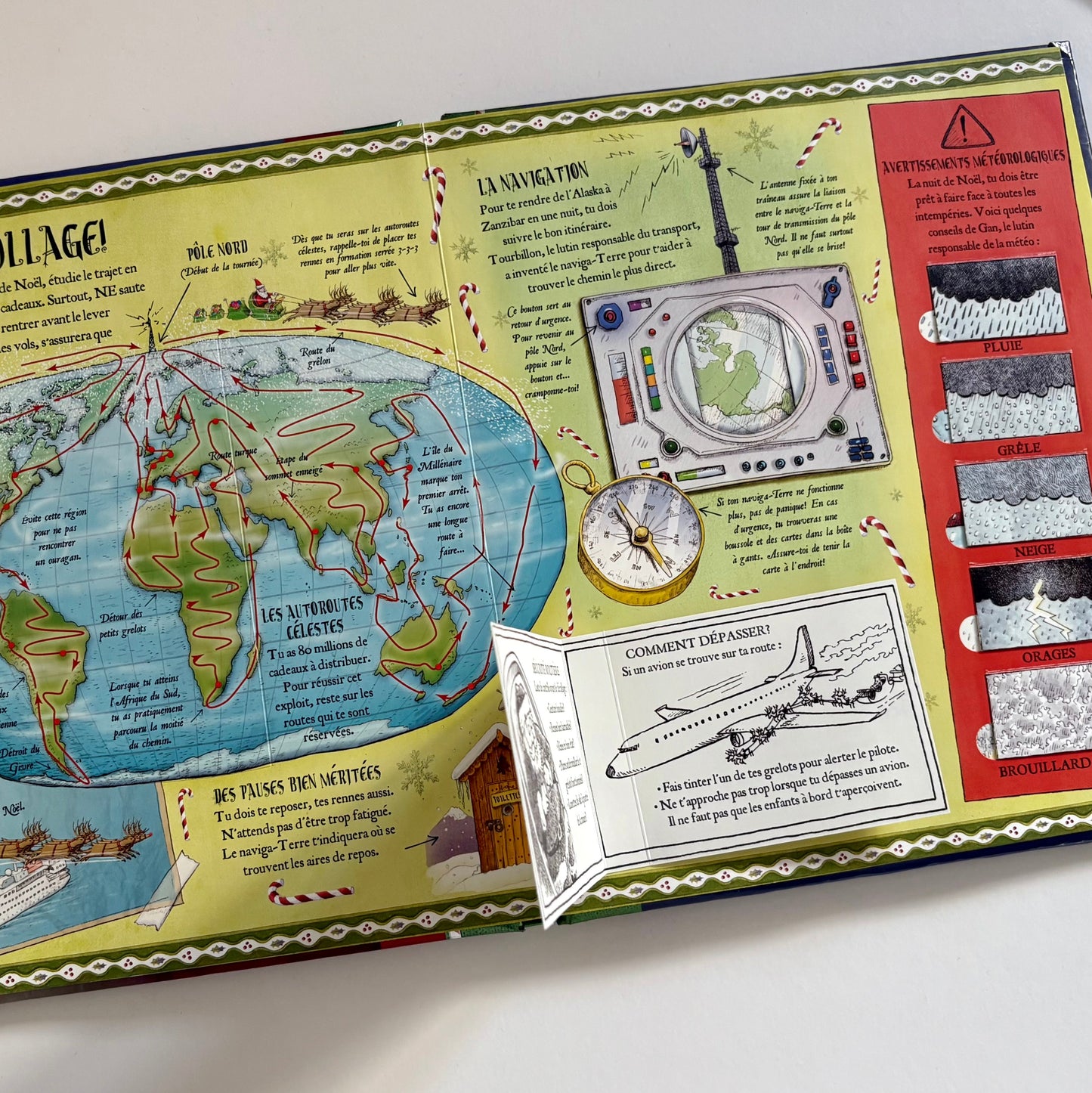 Livre - Le guide essentiel du Père Noël (avec volets à soulever et illustrations en 3D)