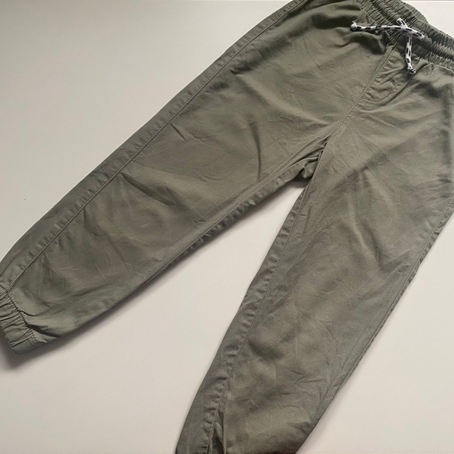 Pantalon H&M 5-6 ans (fait grand)