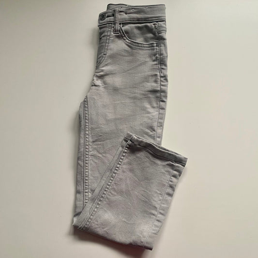 Jeans H&M 6-7 ans (fait grand)