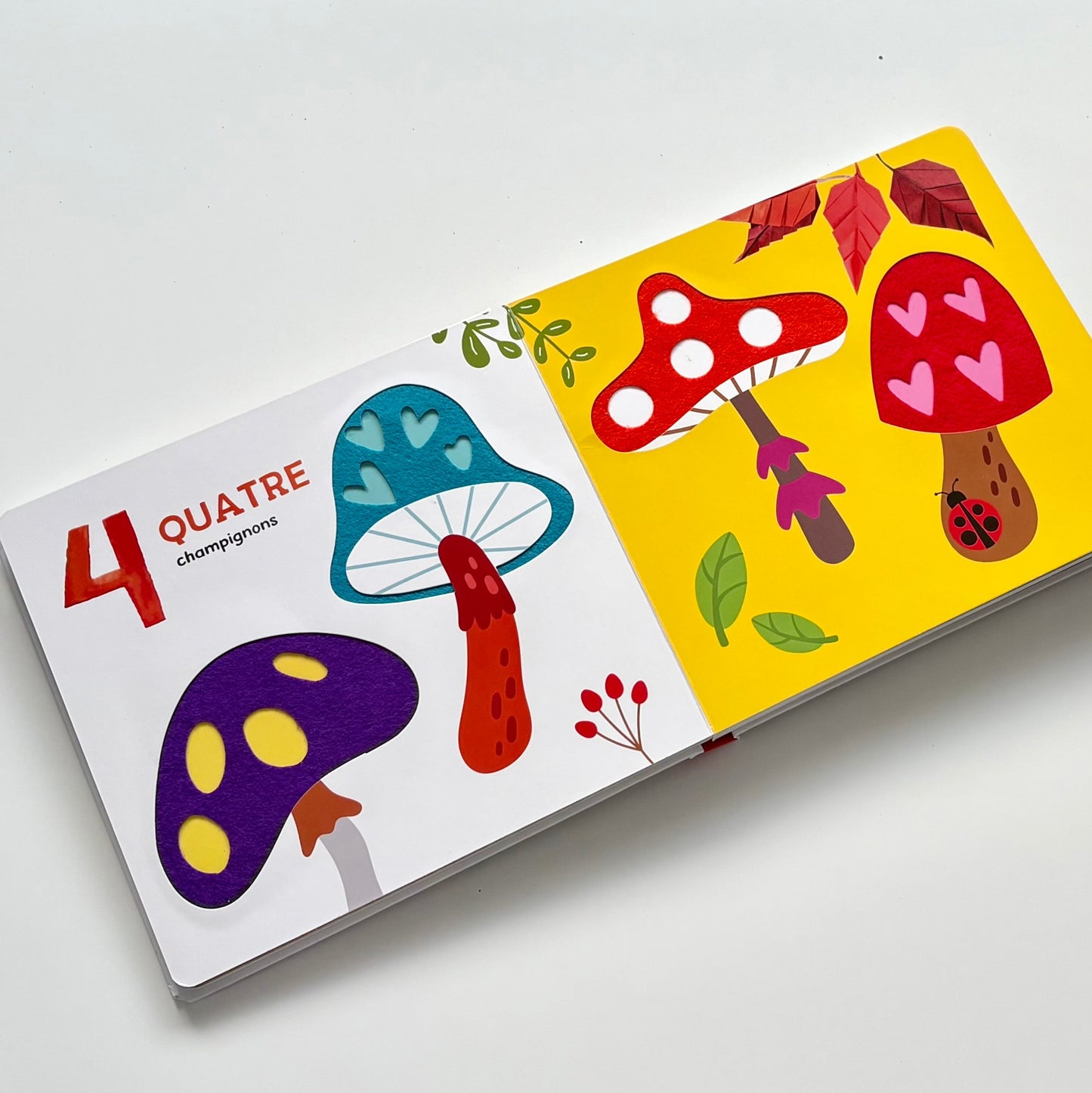 Livre cartonné - Mon petit livre à toucher (avec reliefs & textures)