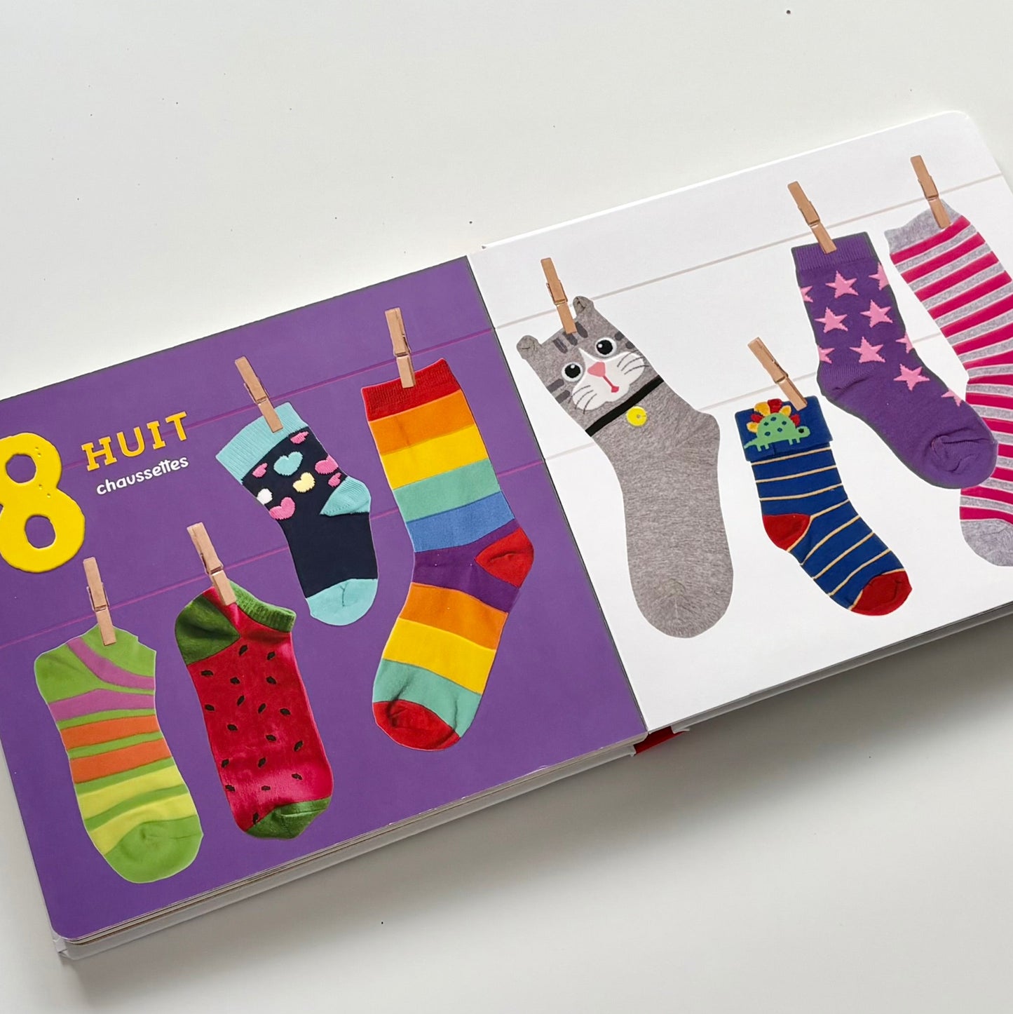 Livre cartonné - Mon petit livre à toucher (avec reliefs & textures)