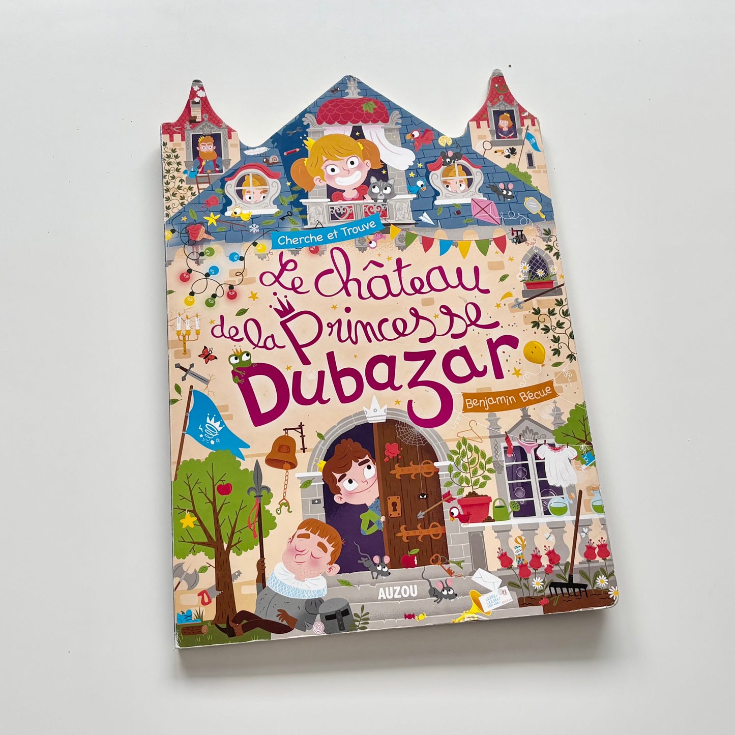 Livre cartonné - Cherche et trouve : Le château de la princesse Dubazar (Auzou)