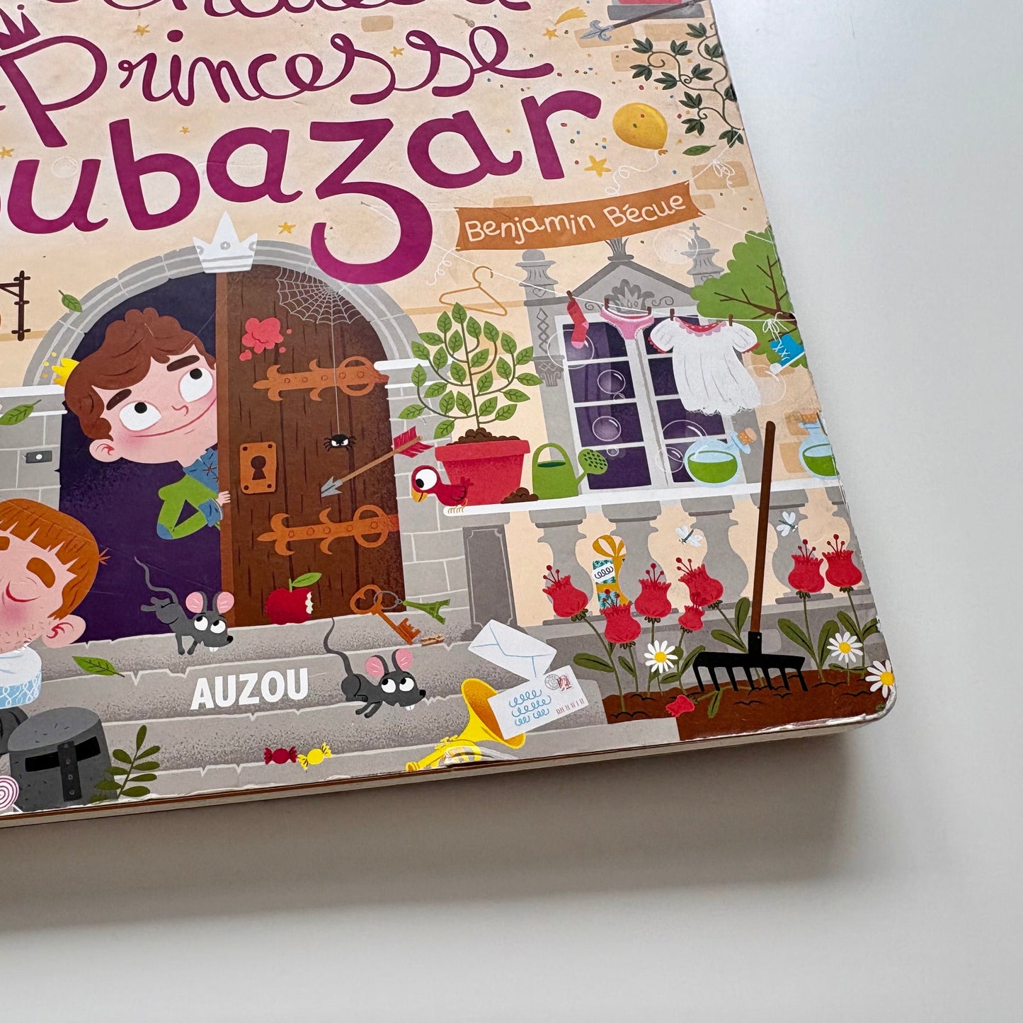 Livre cartonné - Cherche et trouve : Le château de la princesse Dubazar (Auzou)